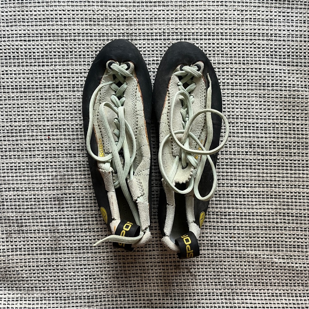 Like-New La Sportiva Women’s Climbing Shoes (Mint)